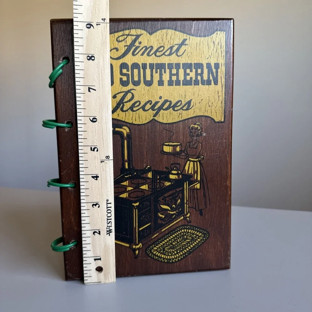Vtg 1972 Southern Cook Book 250 Recipes Claire Davidow Wooden Cover Paperback